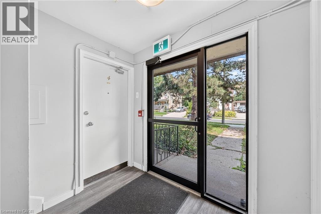 4-157 Ahrens Street W, Kitchener, ON, N2H 4C8 - 5
