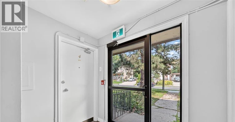 4-157 Ahrens Street W, Kitchener, ON, N2H 4C8 - 5