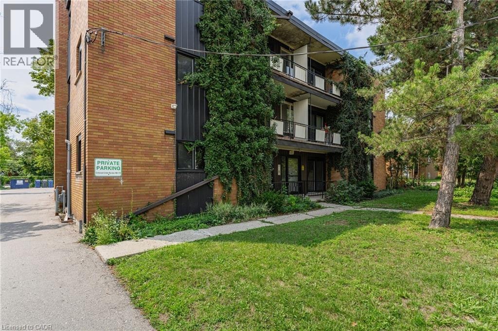 4-157 Ahrens Street W, Kitchener, ON, N2H 4C8 - 2