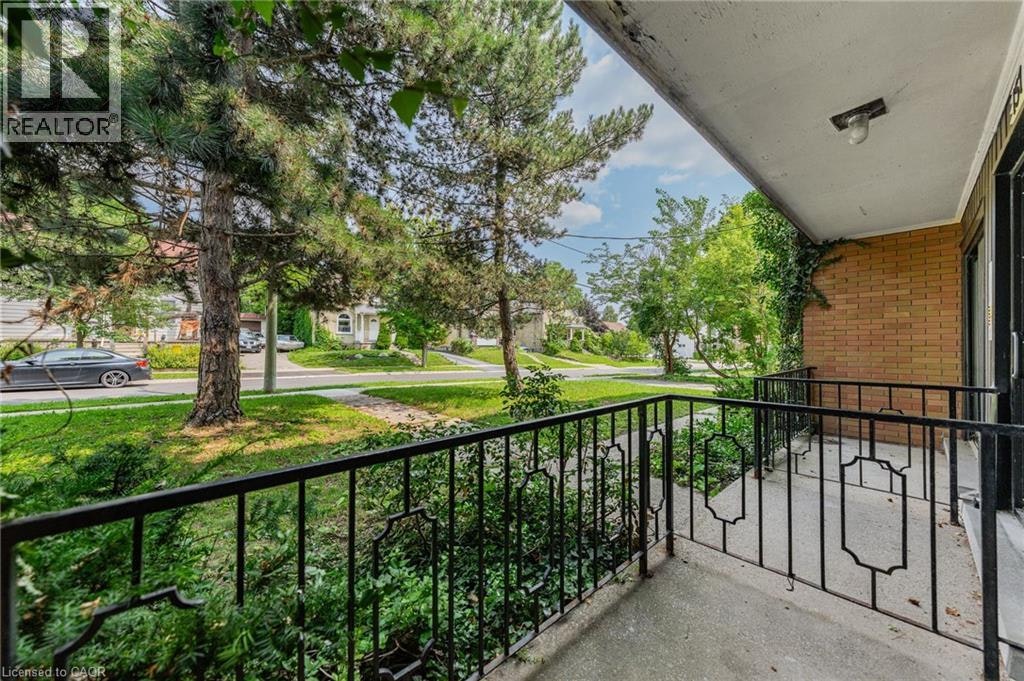 4-157 Ahrens Street W, Kitchener, ON, N2H 4C8 - 25