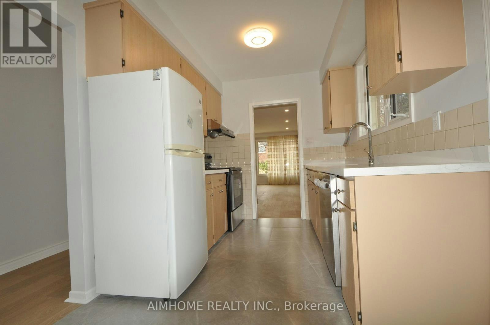 2-14 Dukinfield Crescent, Toronto, ON, M3A 2S1 - 4