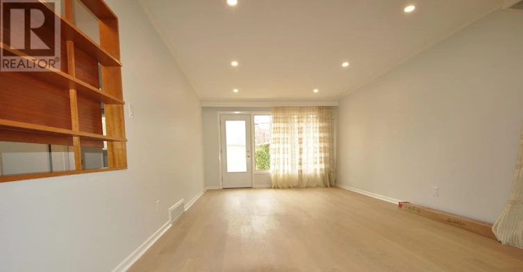 2-14 Dukinfield Crescent, Toronto, ON, M3A 2S1 - 2