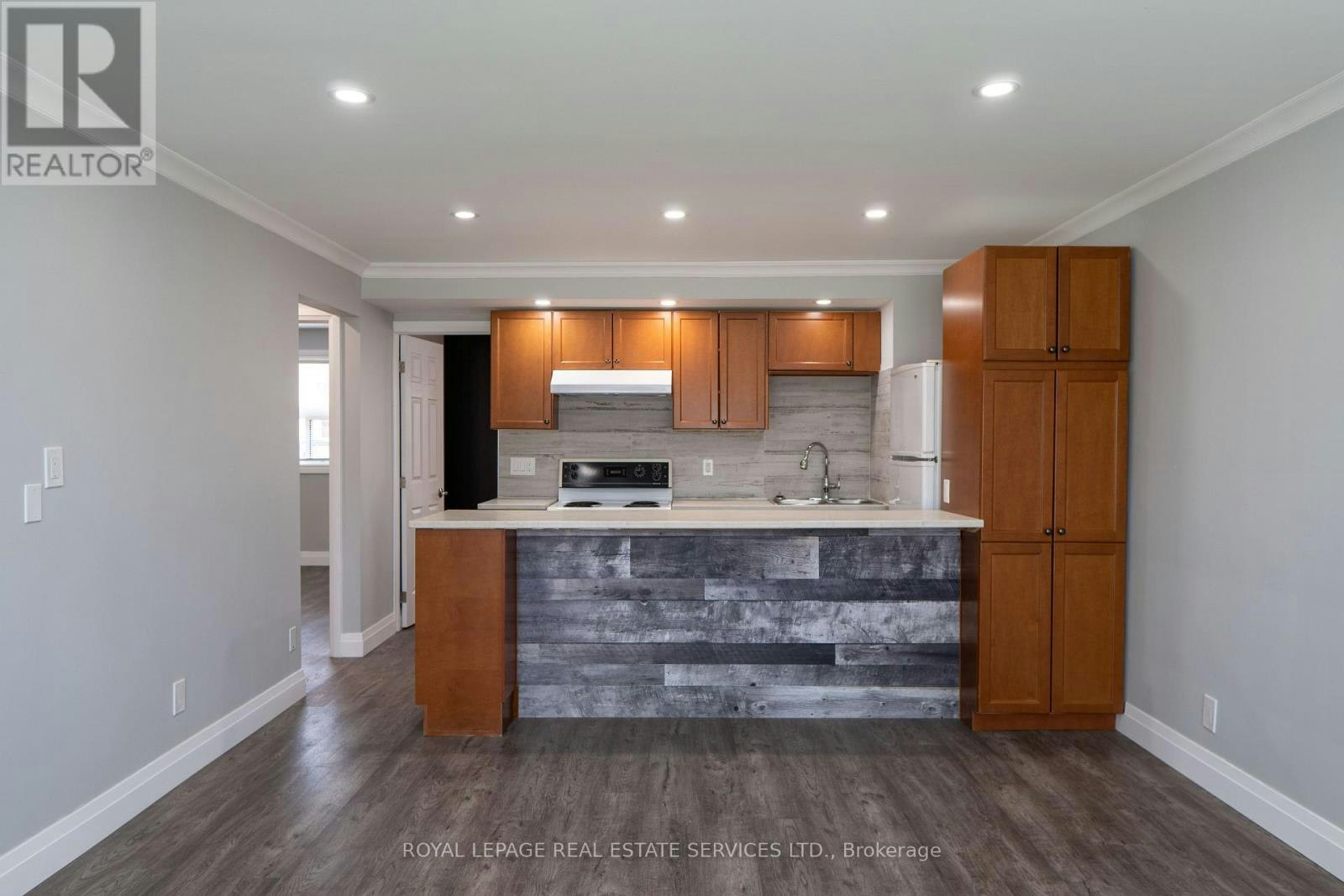 2-48A Arcadian Circle, Toronto, ON, M8W 2Y9 - 2