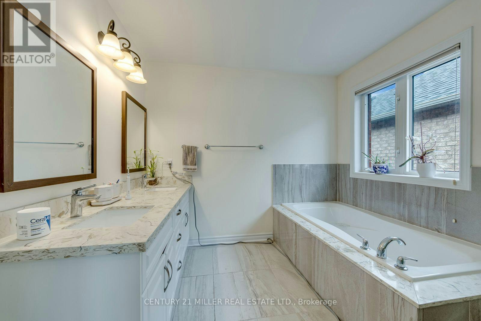 2564 North Ridge Trail, Oakville, ON, L6H 7N6 - 25
