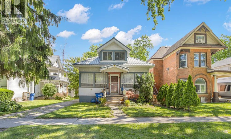 97 Victoria Avenue