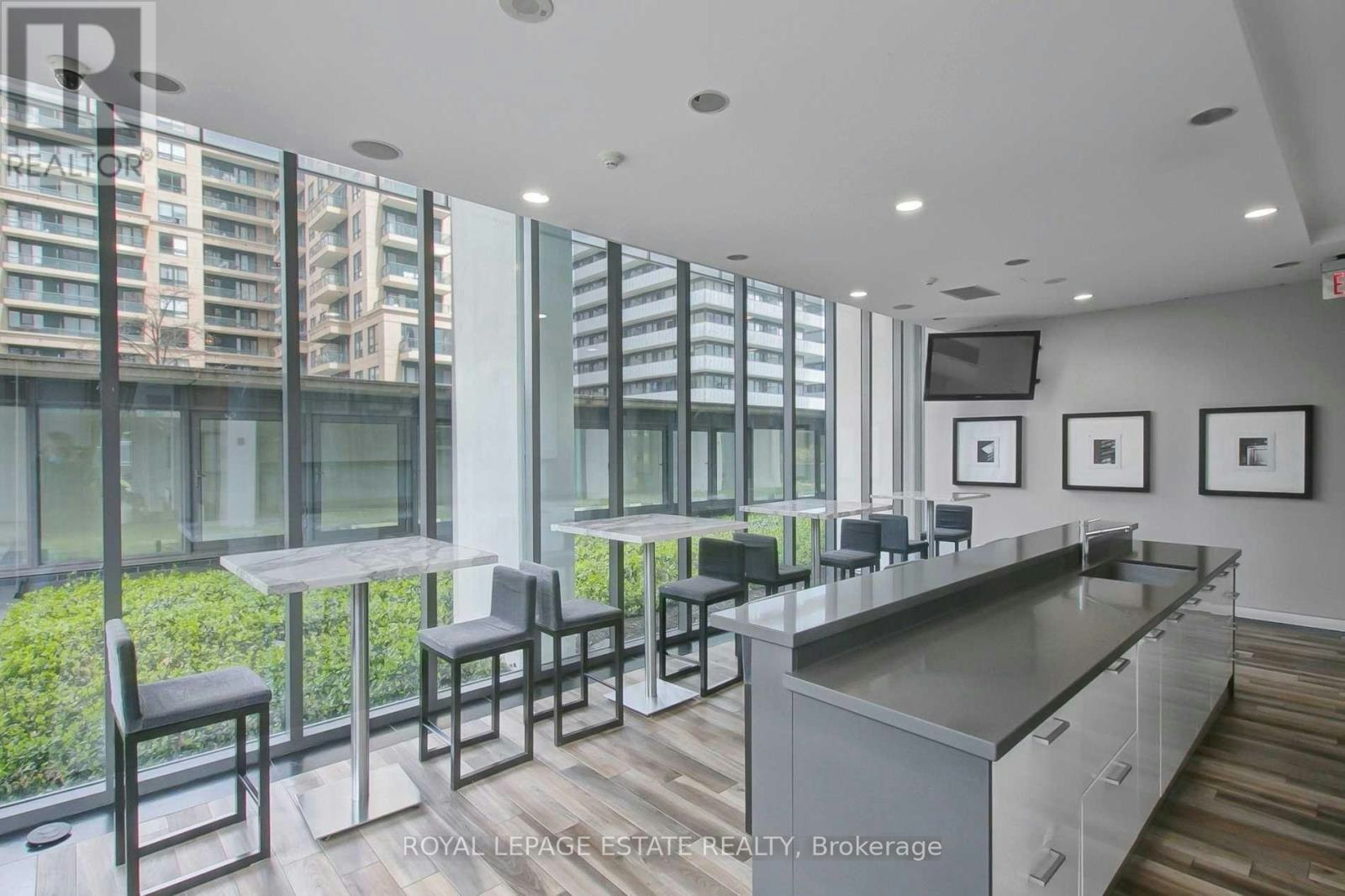 910-33 Charles Street E, Toronto, ON, M4Y 0A2 - 12