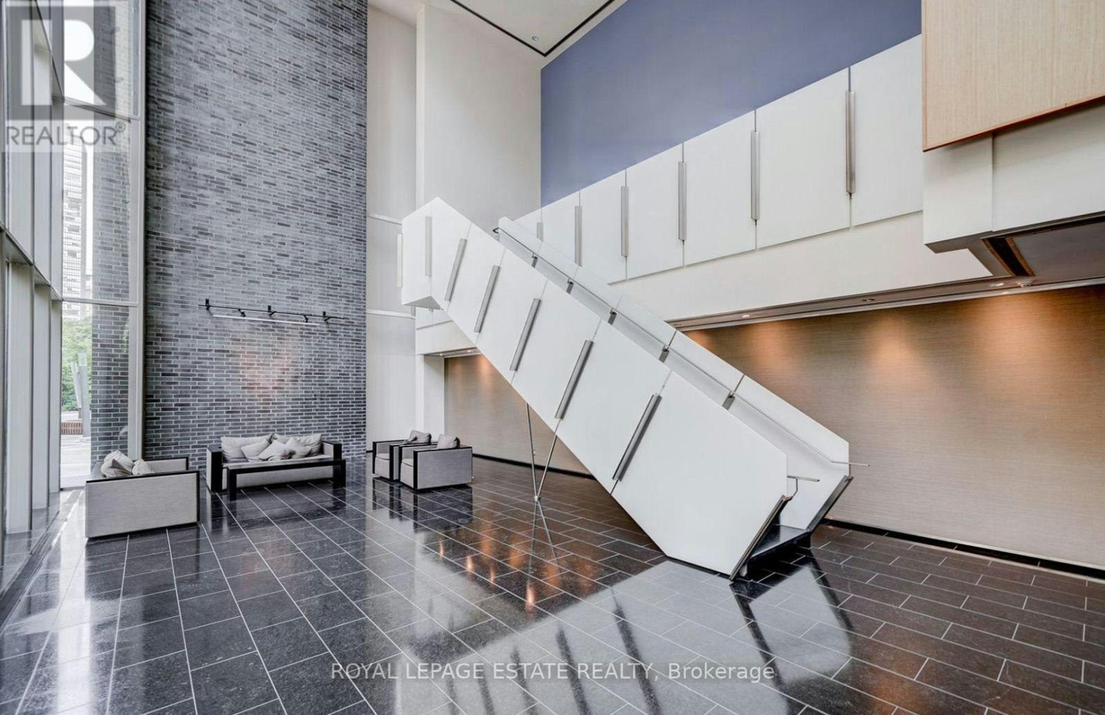 910-33 Charles Street E, Toronto, ON, M4Y 0A2 - 3