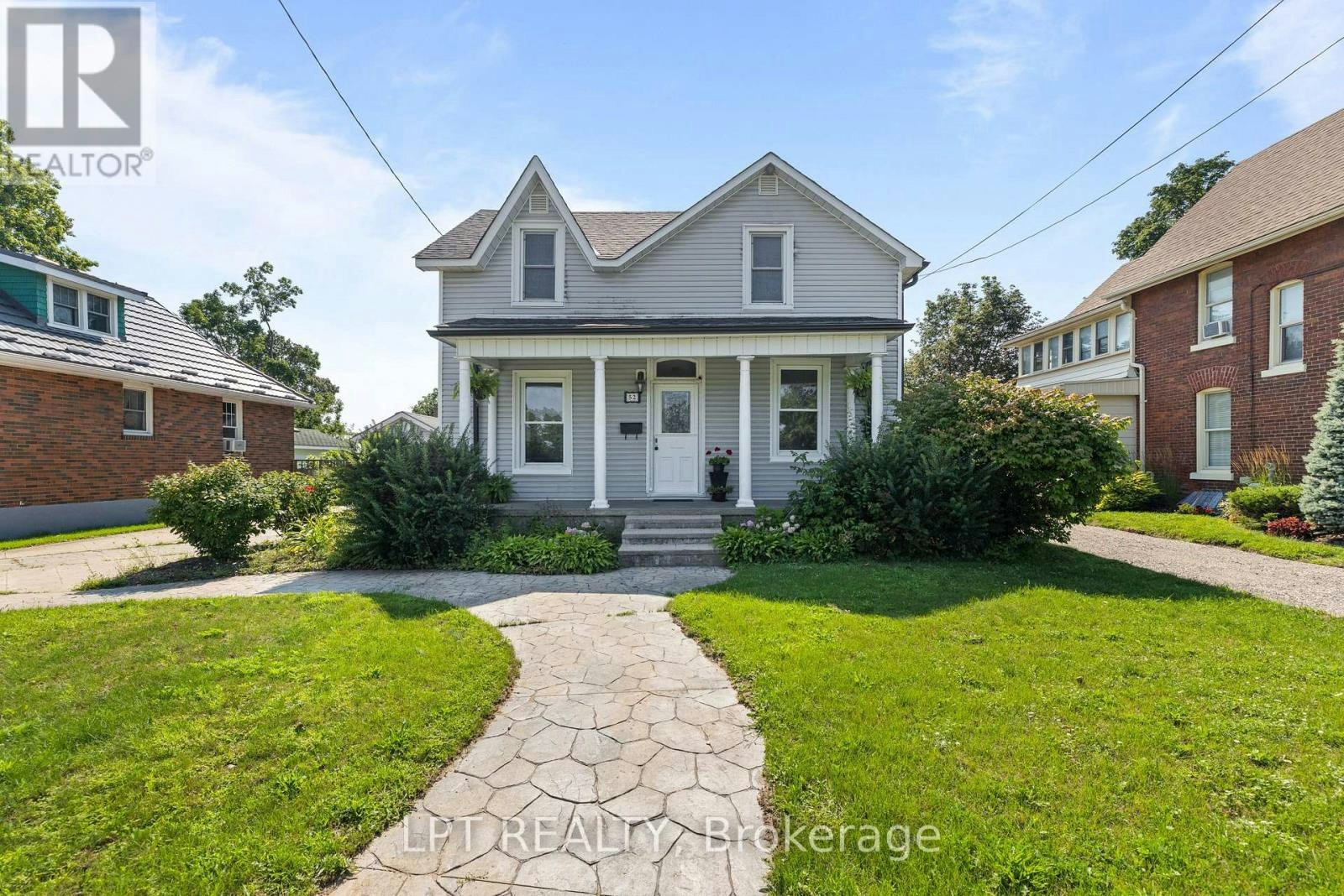 52 Parkside Drive E, Barrie, ON, L4N 1W9