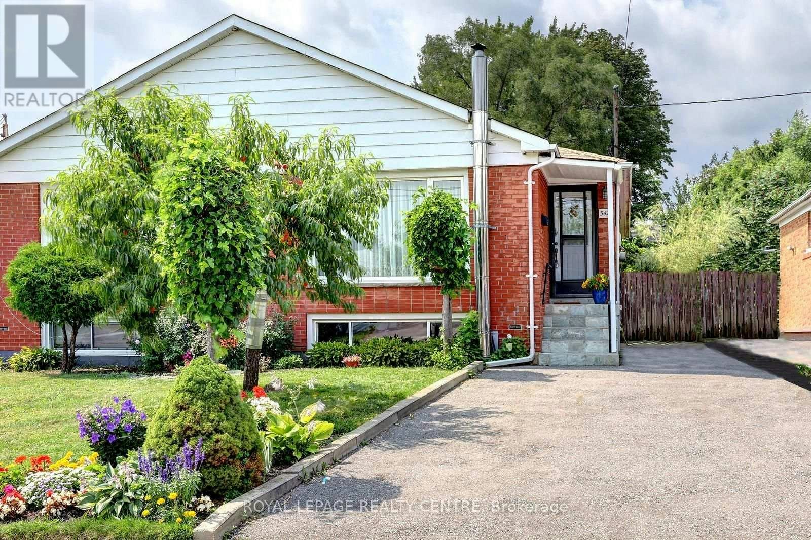 3422 Queenston Drive, Mississauga, ON, L5C 2G6