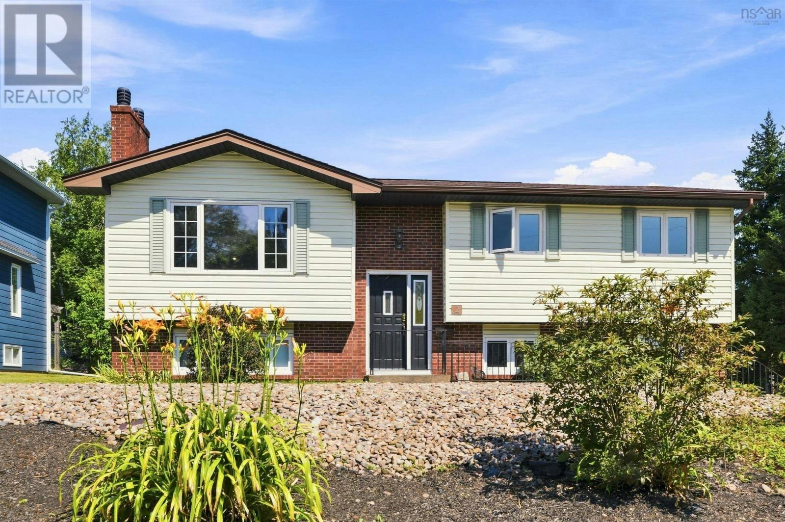 2 Applewood Lane, Dartmouth, NS, B2X 2Z6