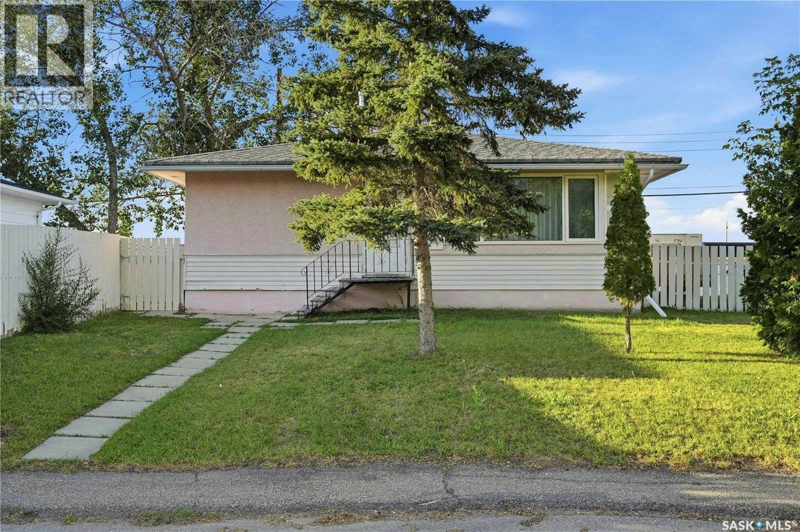 4904 Mckinley Avenue, Regina, SK, S4T 0A1