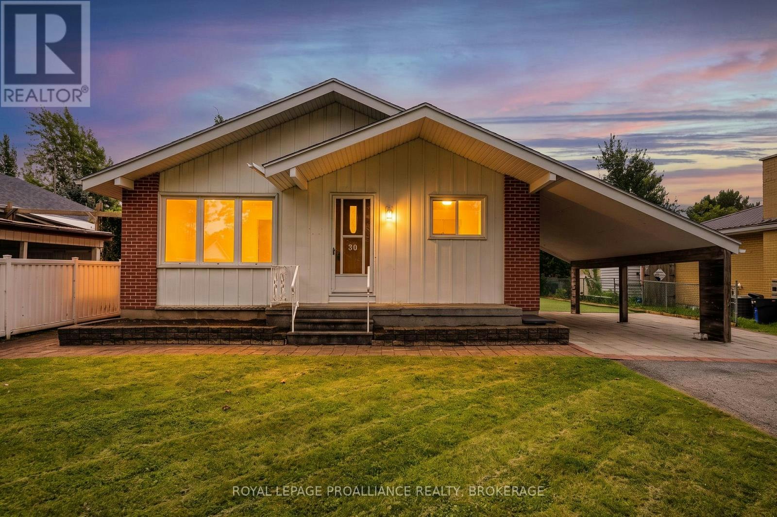 30 Mulcaster Street, Kingston, ON, K7M 2V5