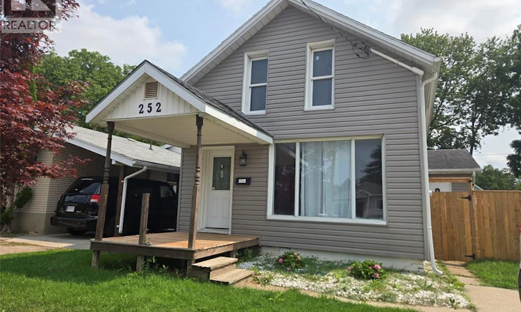 252 Selkirk Street