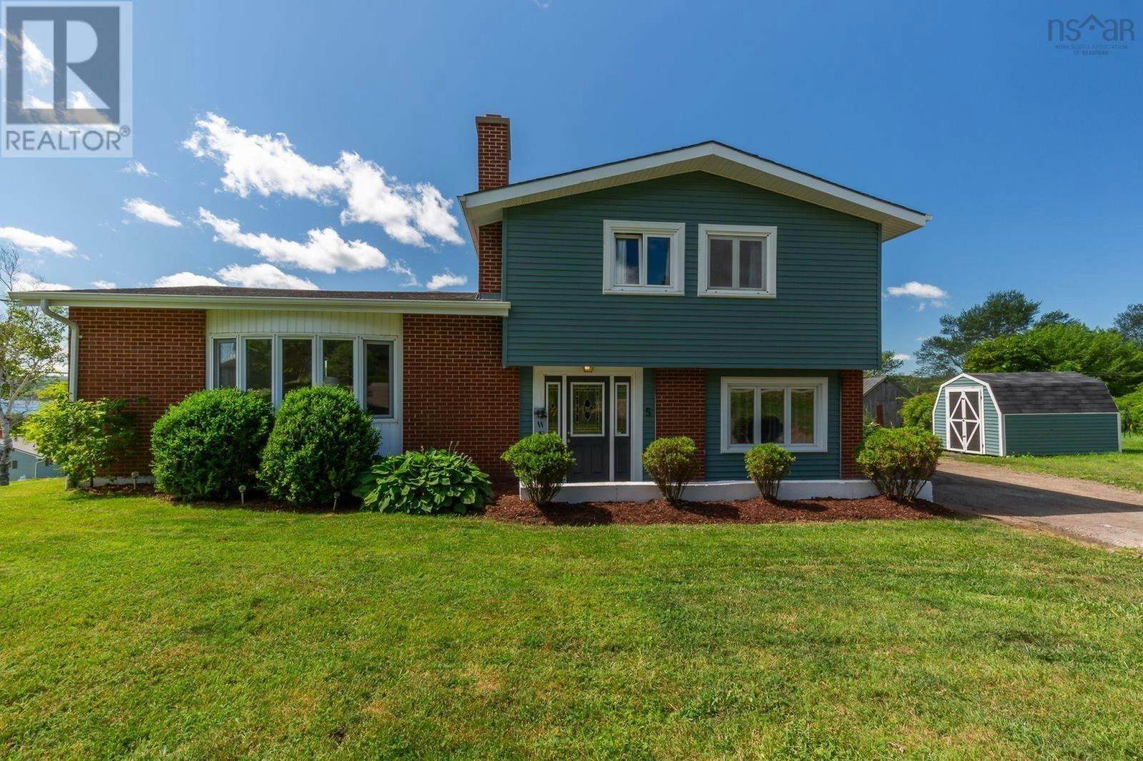 5 Brown Street, Port Hastings, NS, B9A 1L6