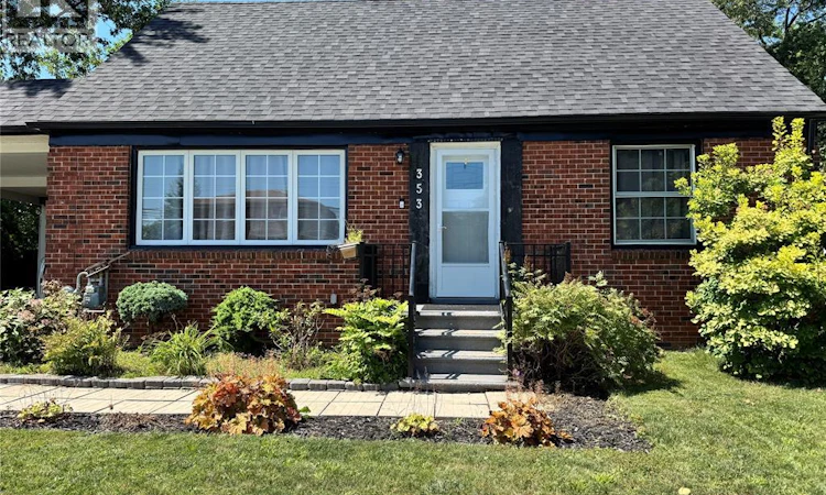 353 Lauzon Road