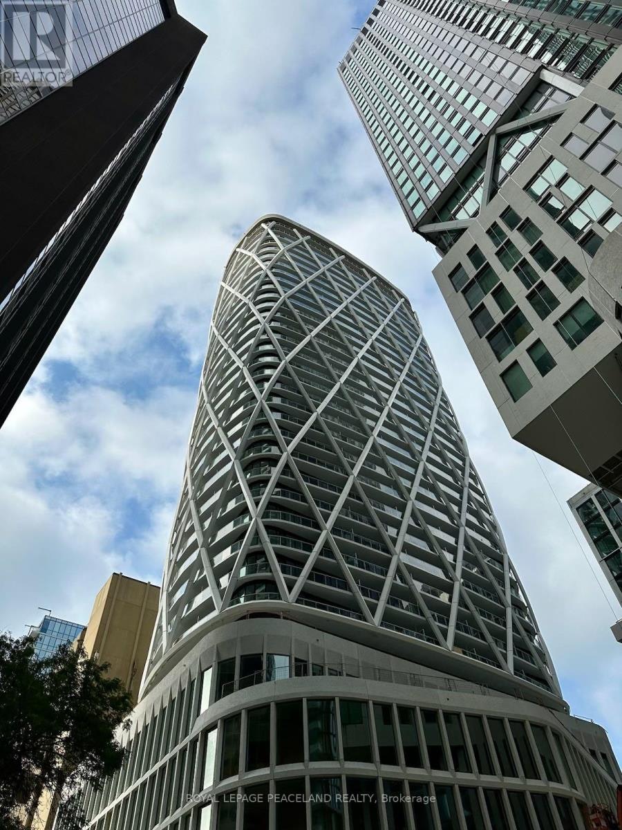 1731-230 Simcoe Street, Toronto, ON, M5T 1T4