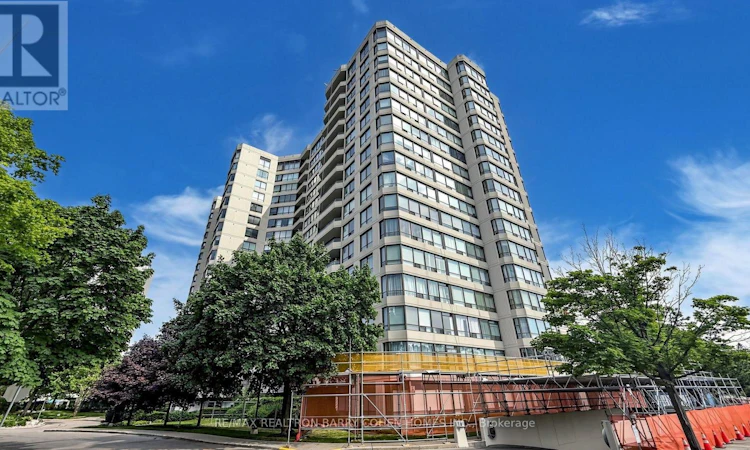 802-1121 Steeles Avenue W