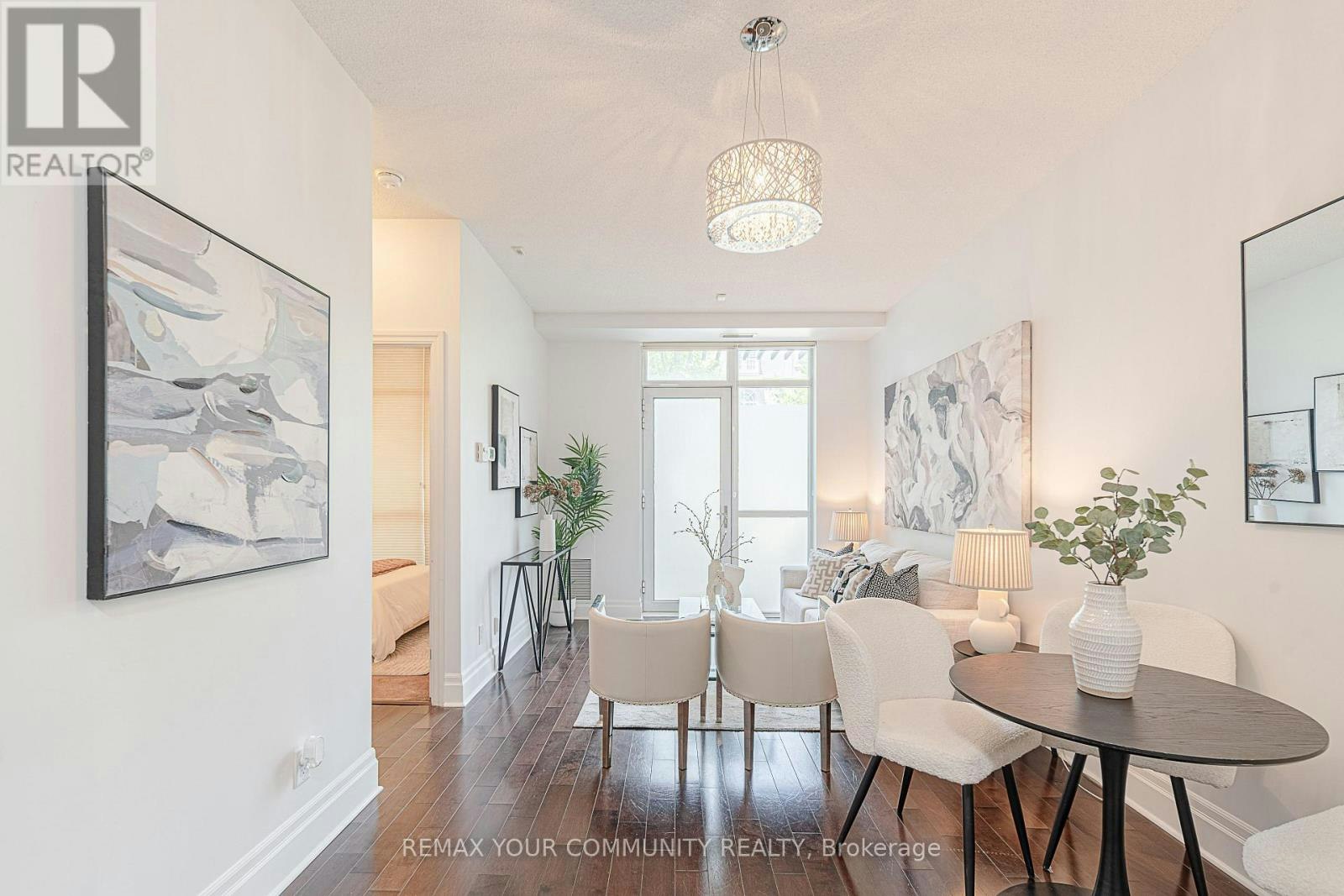 102-39 Upper Duke Crescent, Markham, ON, L6G 0B8 - 2
