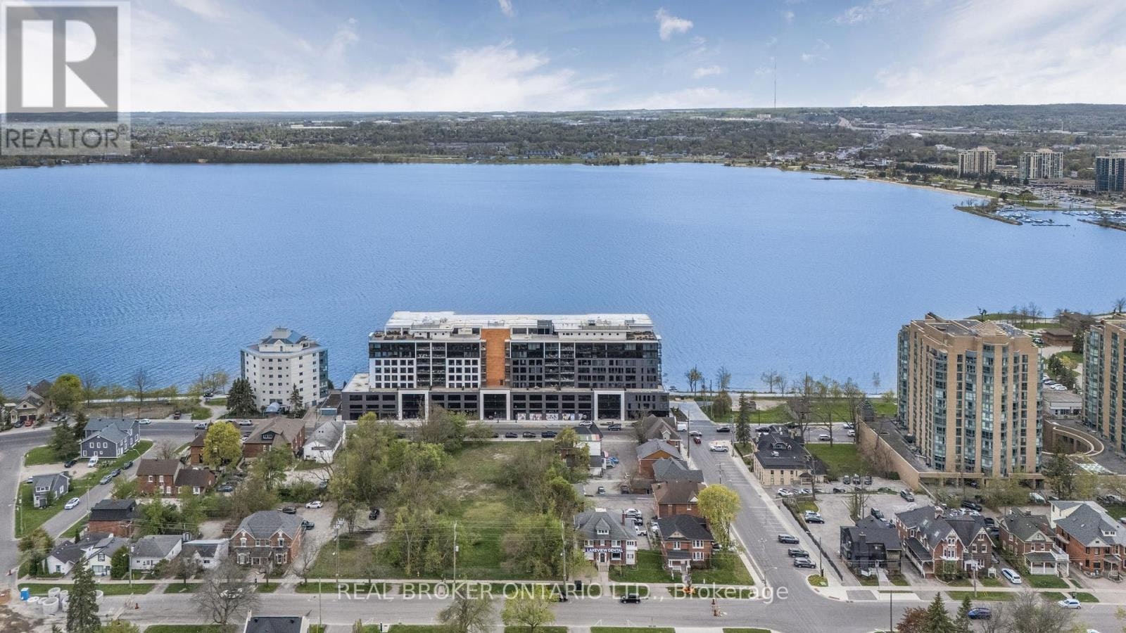 PH 3-185 Dunlop Street E, Barrie, ON, L4M 0L7