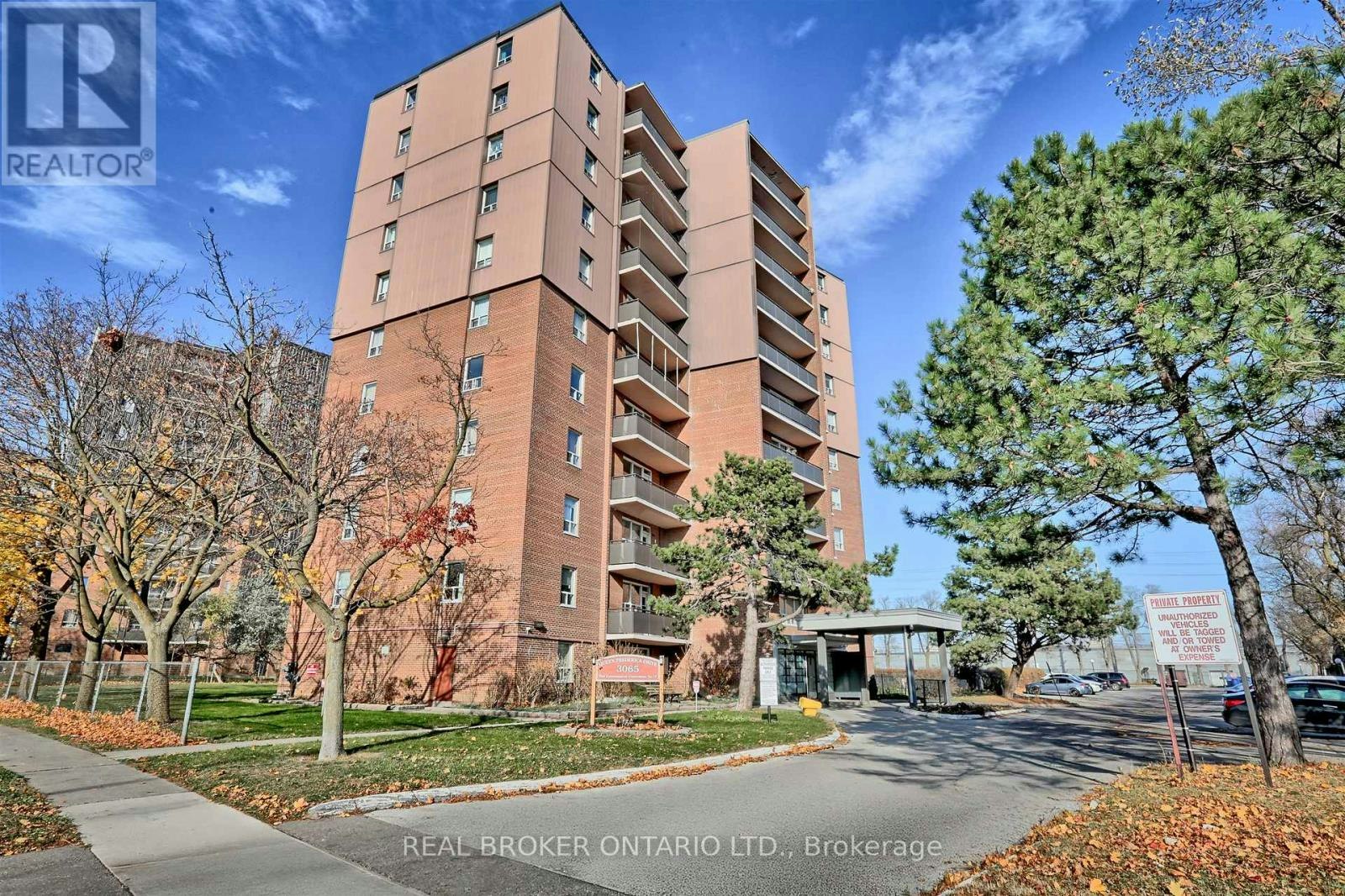 707-3065 Queen Frederica Drive, Mississauga, ON, L4Y 3A3 - 2