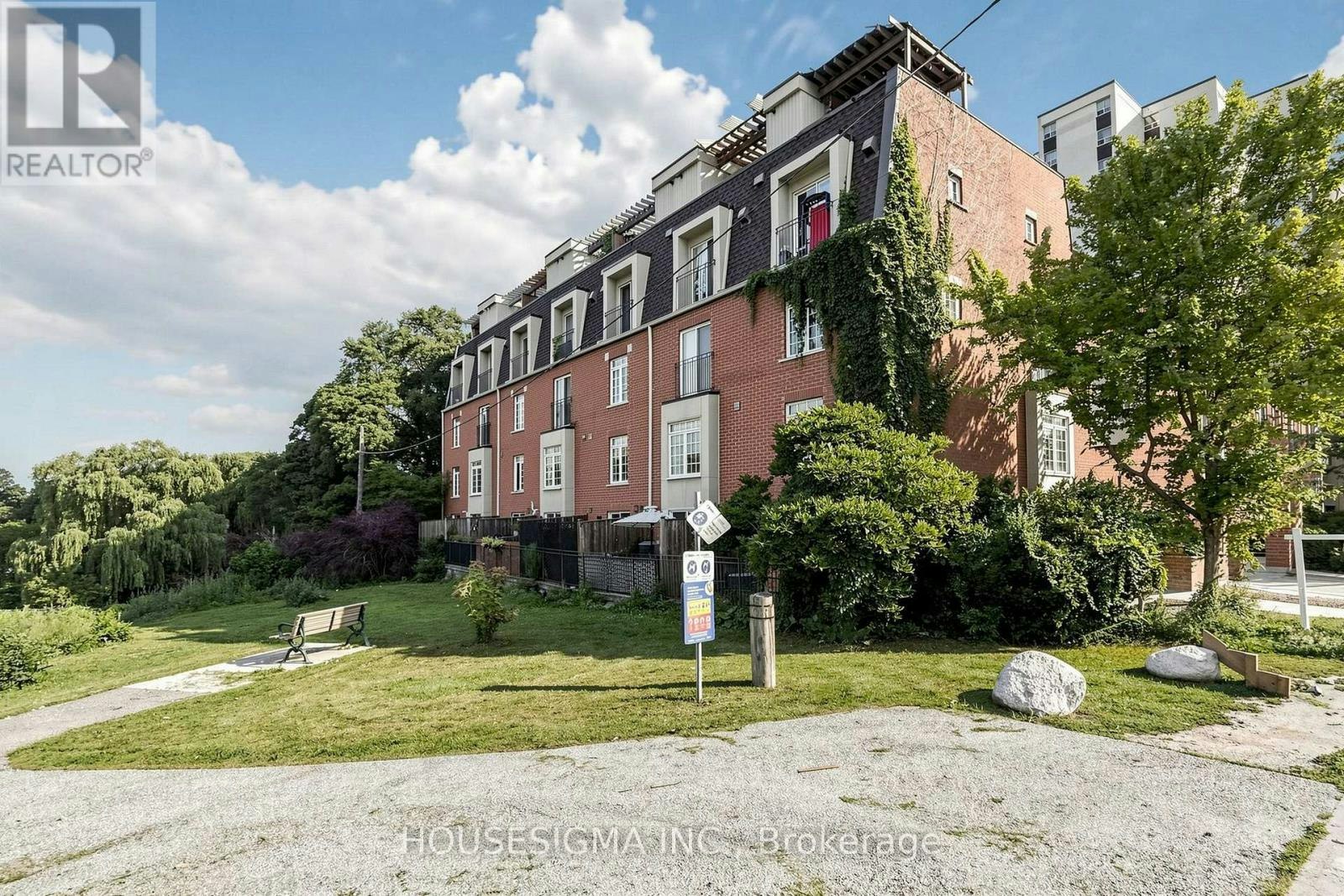 106-870 Jane Street, Toronto, ON, M6N 4C2