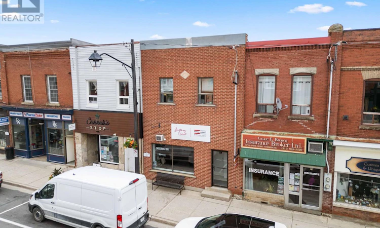 27 Main Street S