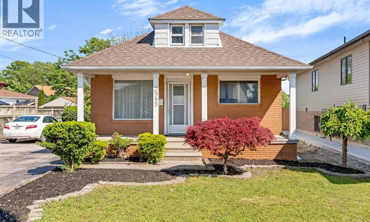 3999 Grand Marais Road East