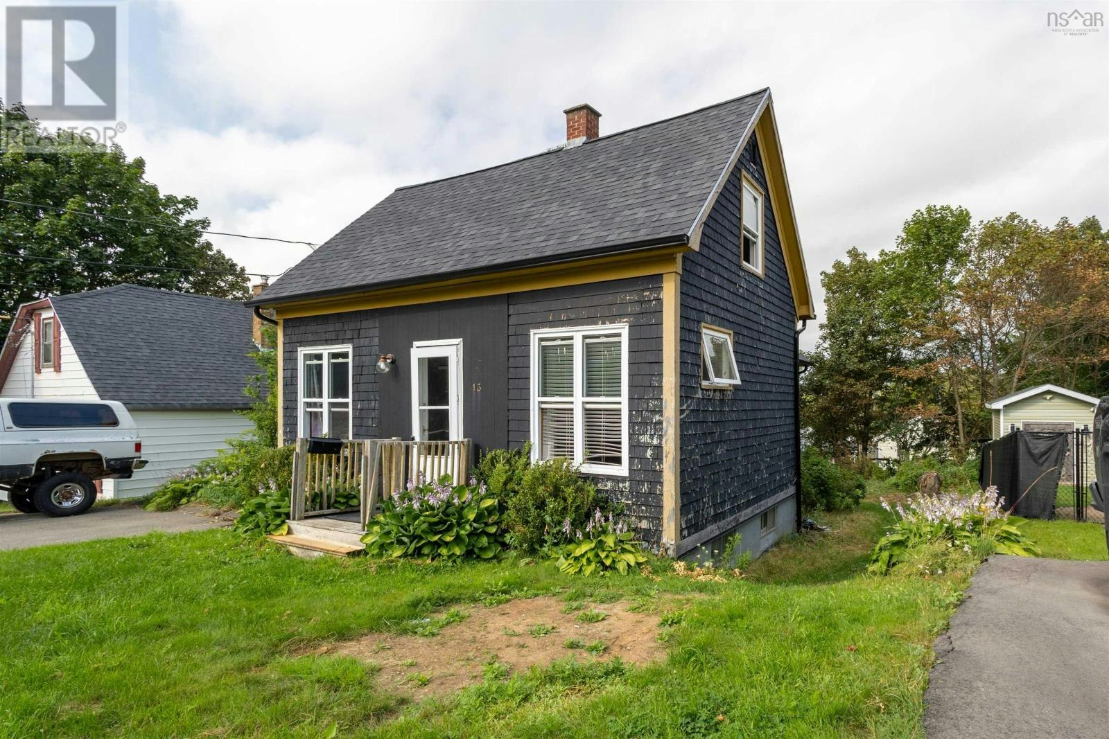 13 Central Street, Sydney, NS, B1P 2A7