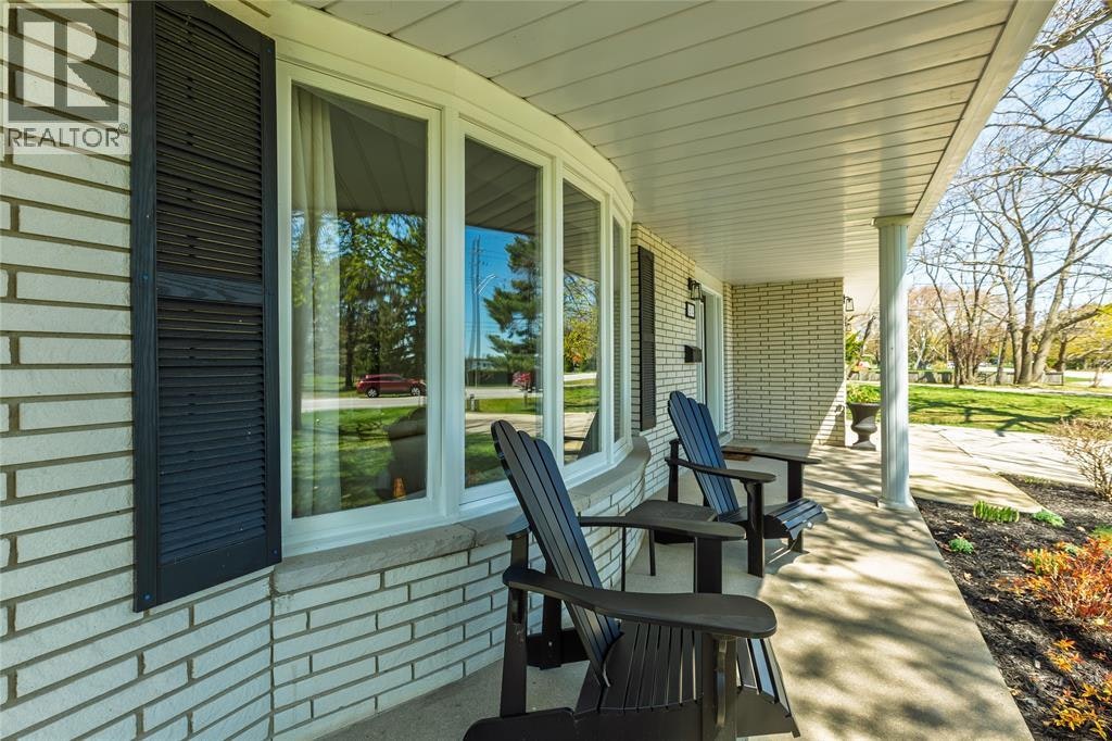 1614 Blackwell Road, Sarnia, ON, N7X 1A4 - 2