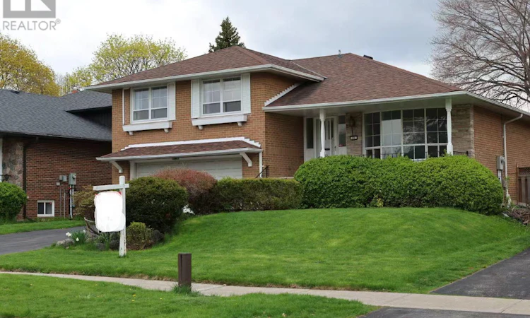 22 Kenmanor Boulevard
