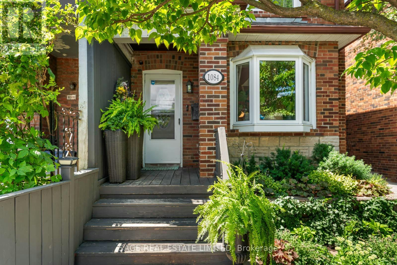 1084 Pape Avenue, Toronto, ON, M4K 3W5