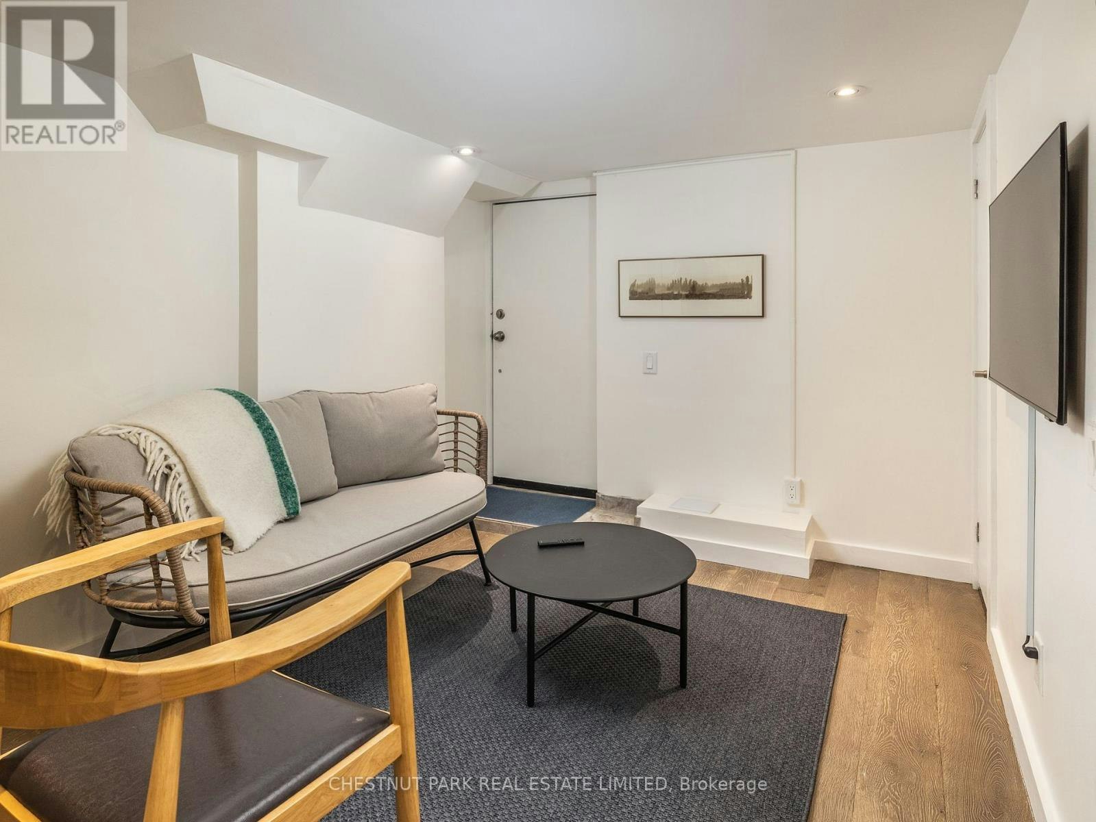 1654 Gerrard Street E, Toronto, ON, M4L 2A8 - 6