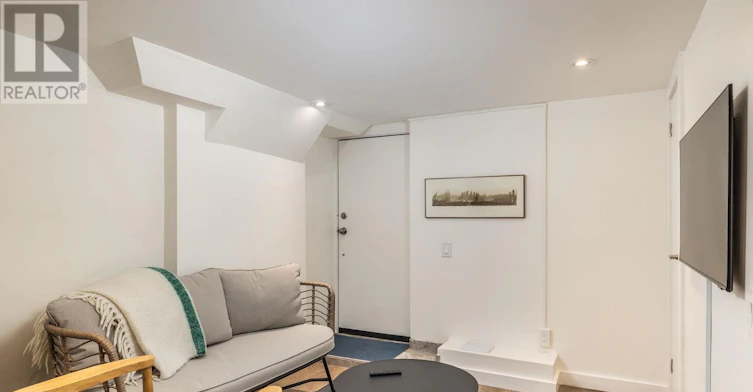 1654 Gerrard Street E, Toronto, ON, M4L 2A8 - 6