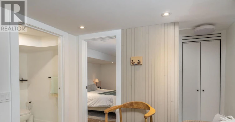 1654 Gerrard Street E, Toronto, ON, M4L 2A8 - 5