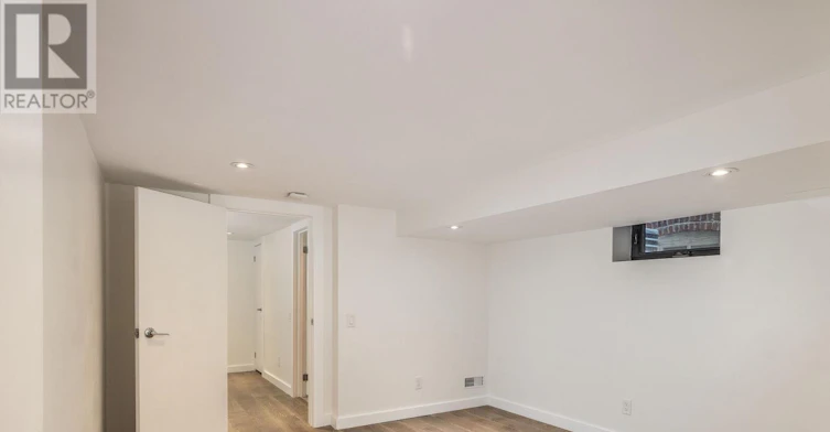 1654 Gerrard Street E, Toronto, ON, M4L 2A8 - 15