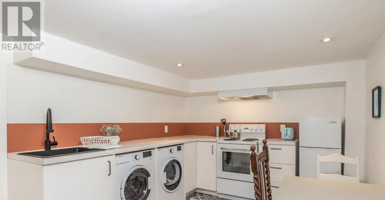 1654 Gerrard Street E, Toronto, ON, M4L 2A8 - 8