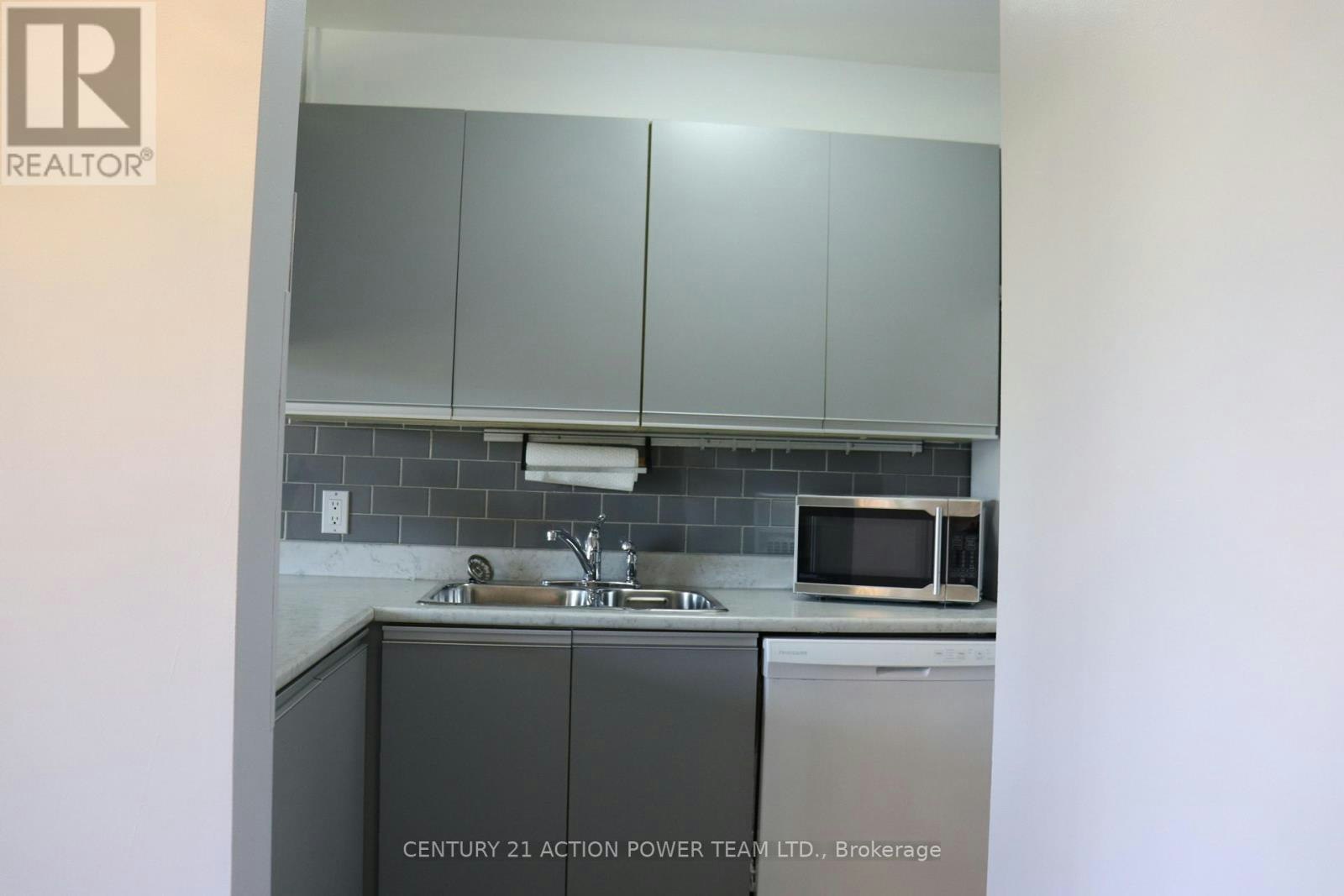 206-316 Savard Avenue, Ottawa, ON, K1L 7S2 - 11