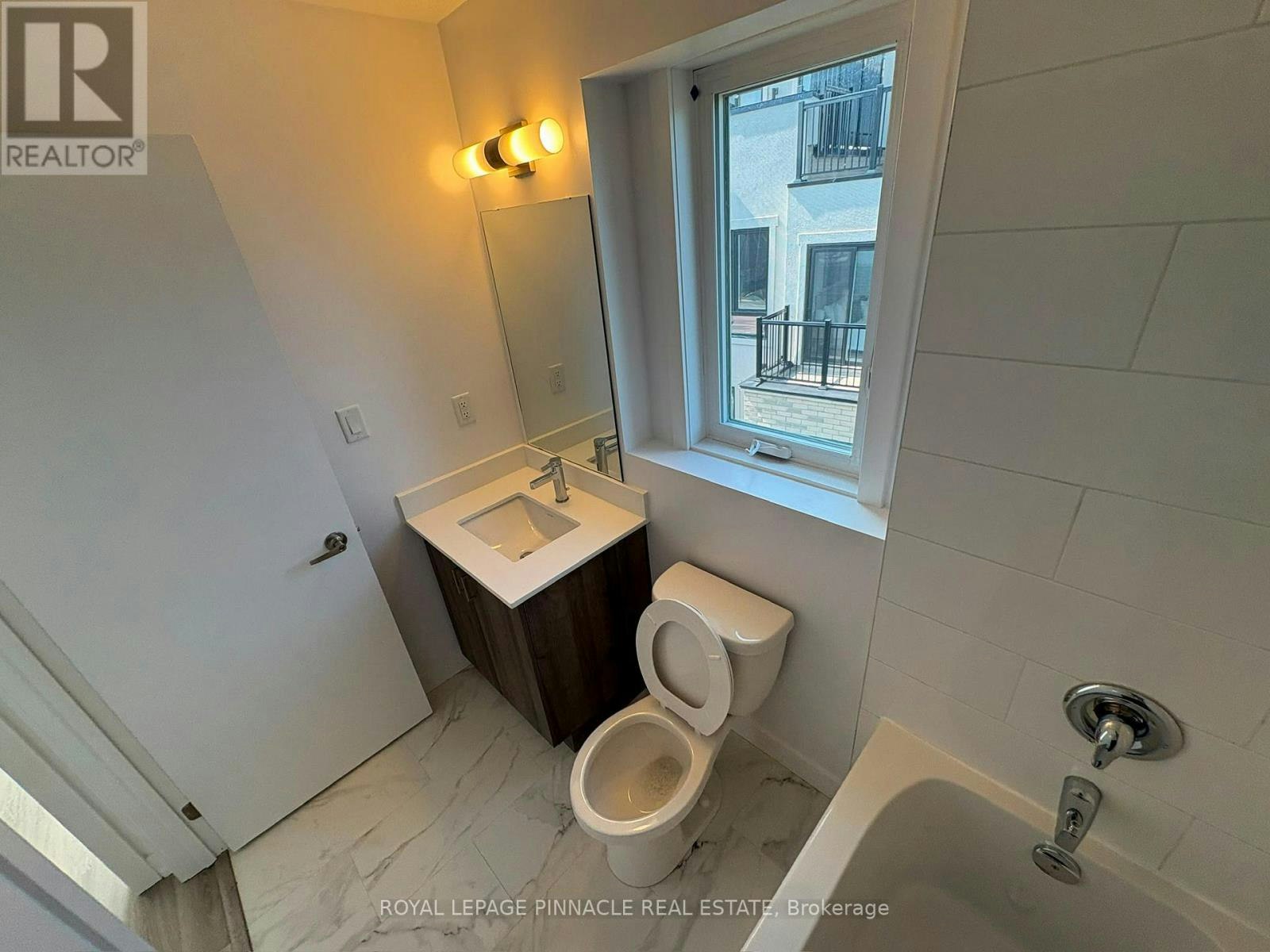 202-3 Bancroft Lane, Richmond Hill, ON, L4E 1M1 - 18