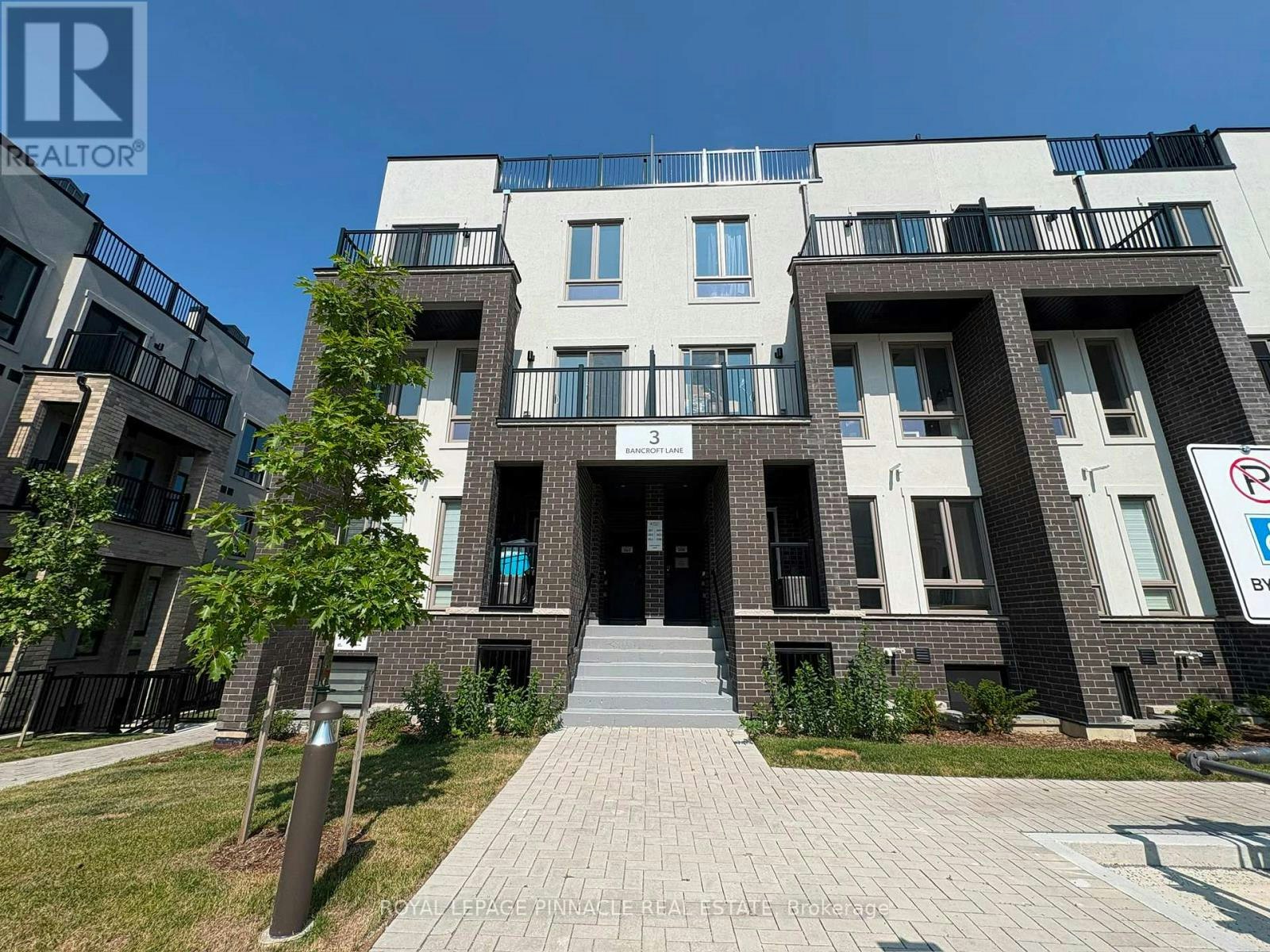 202-3 Bancroft Lane, Richmond Hill, ON, L4E 1M1