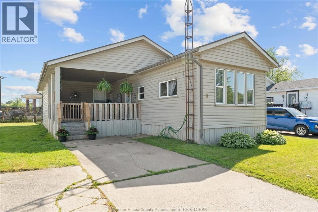 9 Parkside, Essex, ON, N0R 1J0