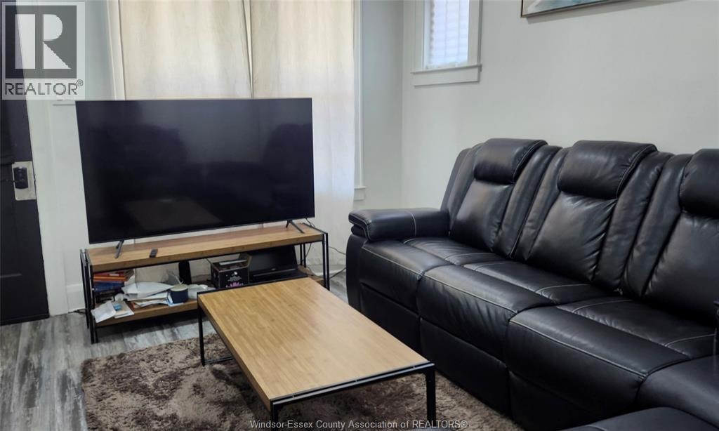 UPPER-1159 Highland, Windsor, ON, N9A 1R6 - 2