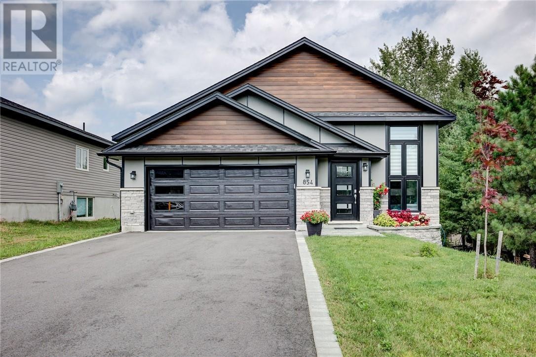 854 Woodbine Avenue, Greater Sudbury, ON, P3A 0E1