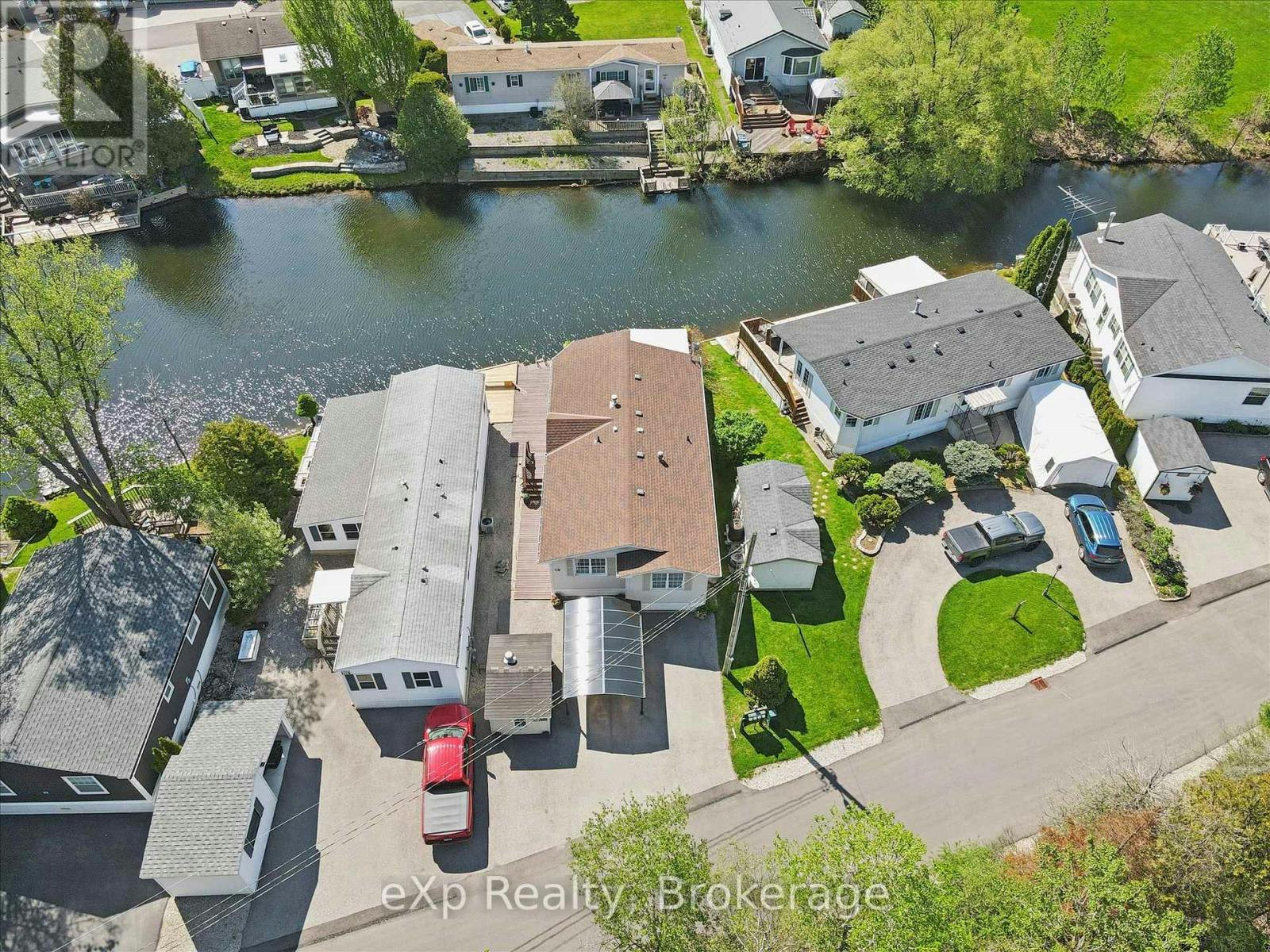 18 Jasper Heights Private, Puslinch, ON, N0B 2C0