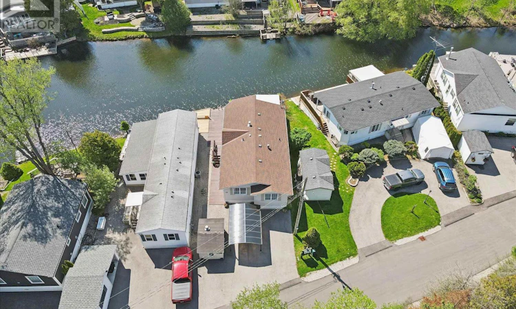 18 Jasper Heights Private
