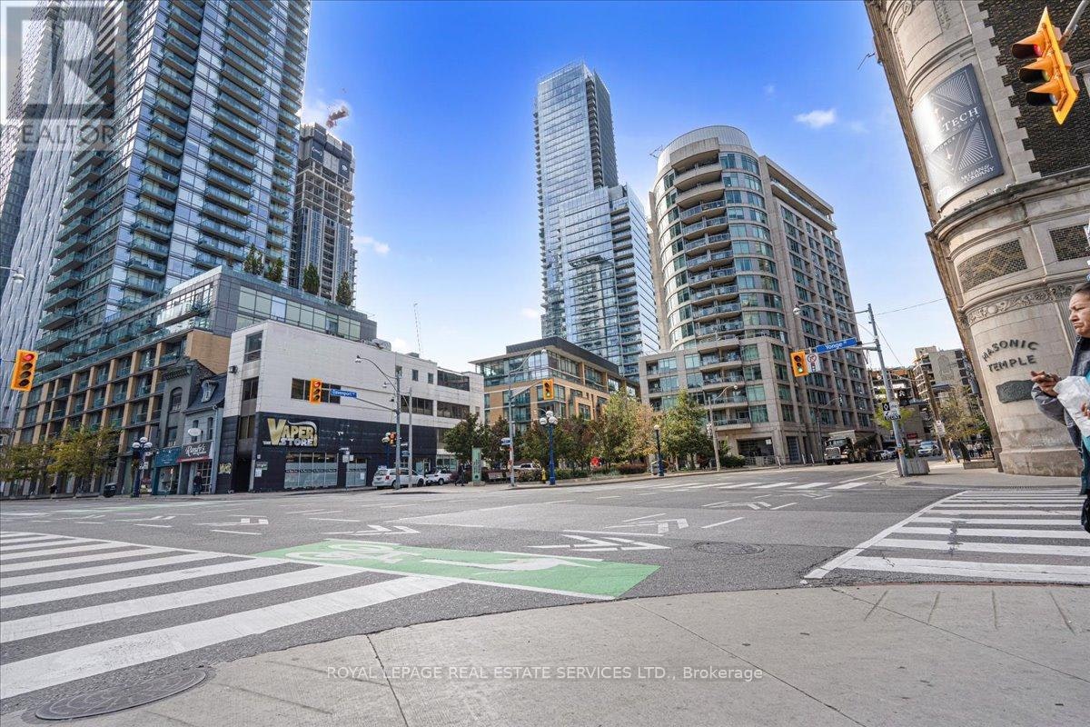 1214-914 Yonge Street, Toronto, ON, M4W 3C8 - 17