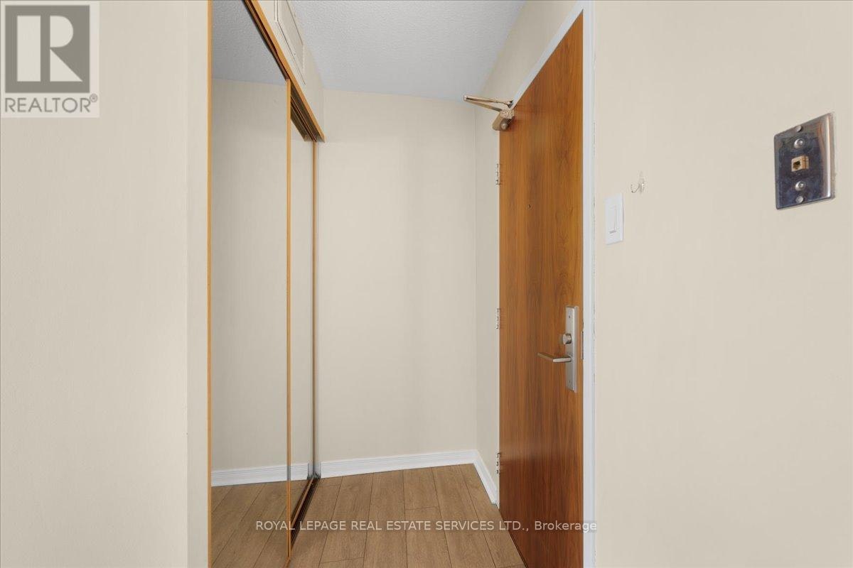 1214-914 Yonge Street, Toronto, ON, M4W 3C8 - 4
