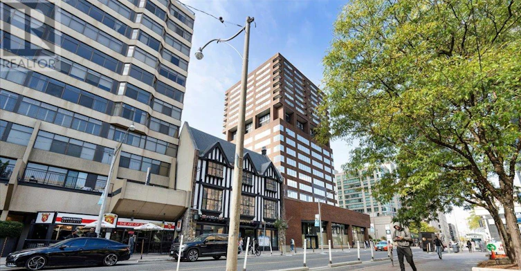 1214-914 Yonge Street, Toronto, ON, M4W 3C8