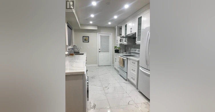69 Lehar Crescent, Toronto, ON, M2H 1J4