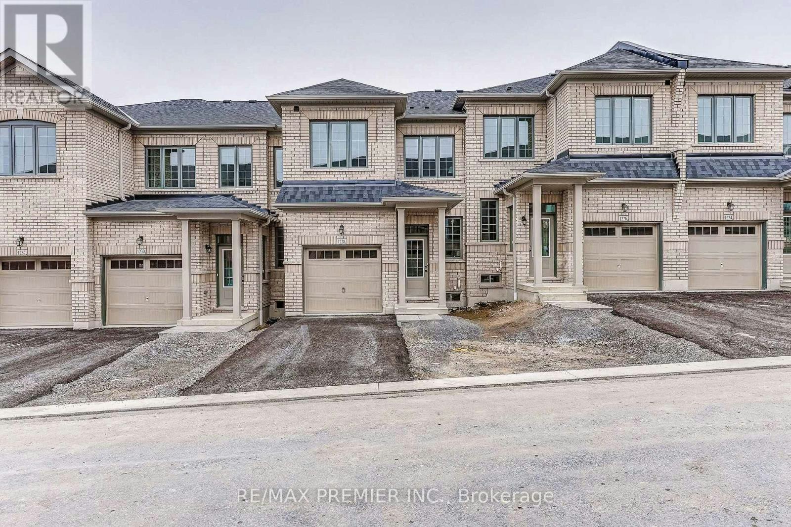 1228 Elizabeth Mackenzie Drive, Pickering, ON, L1X 0S3