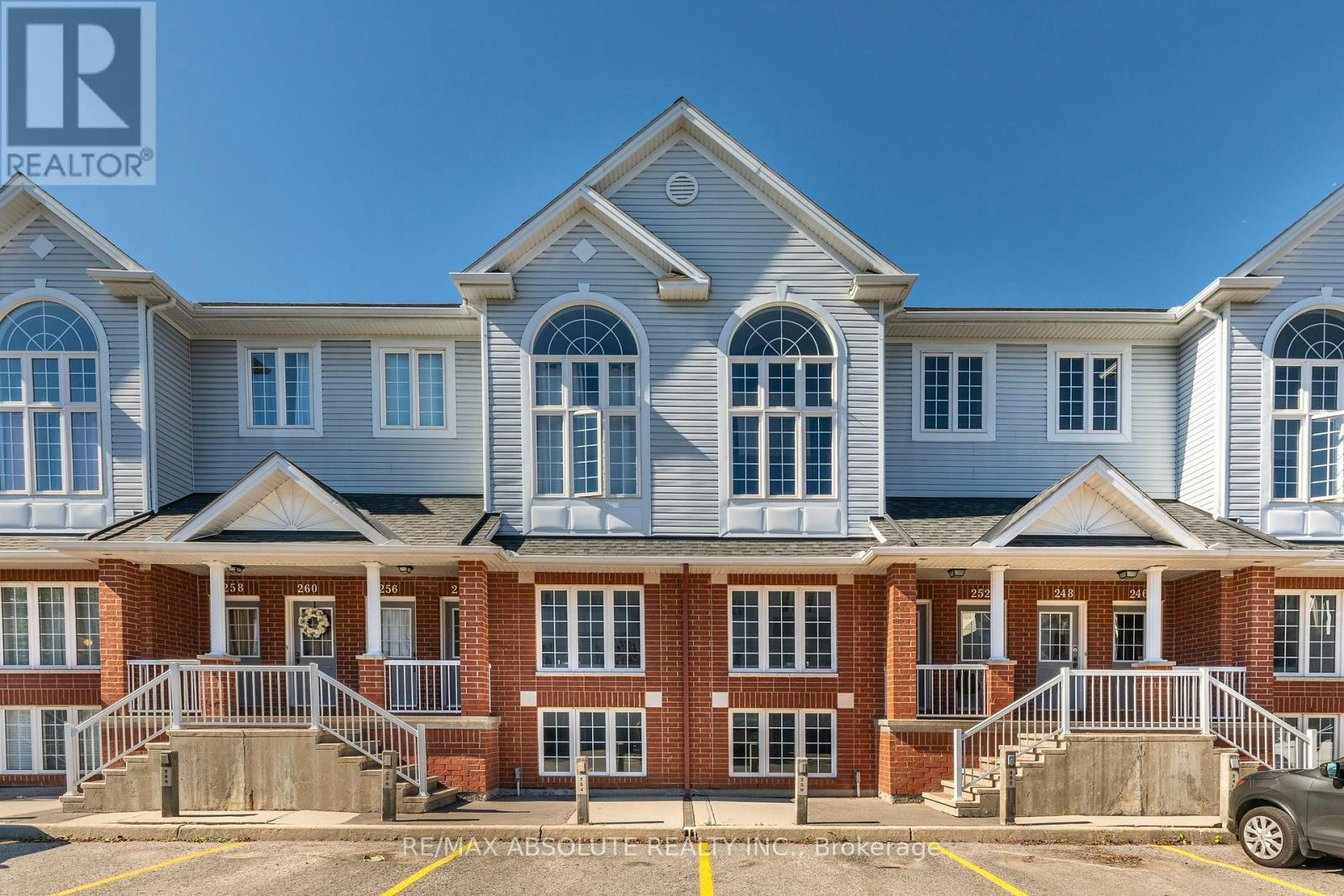 38-246 Gershwin Private, Ottawa, ON, K2H 1G5